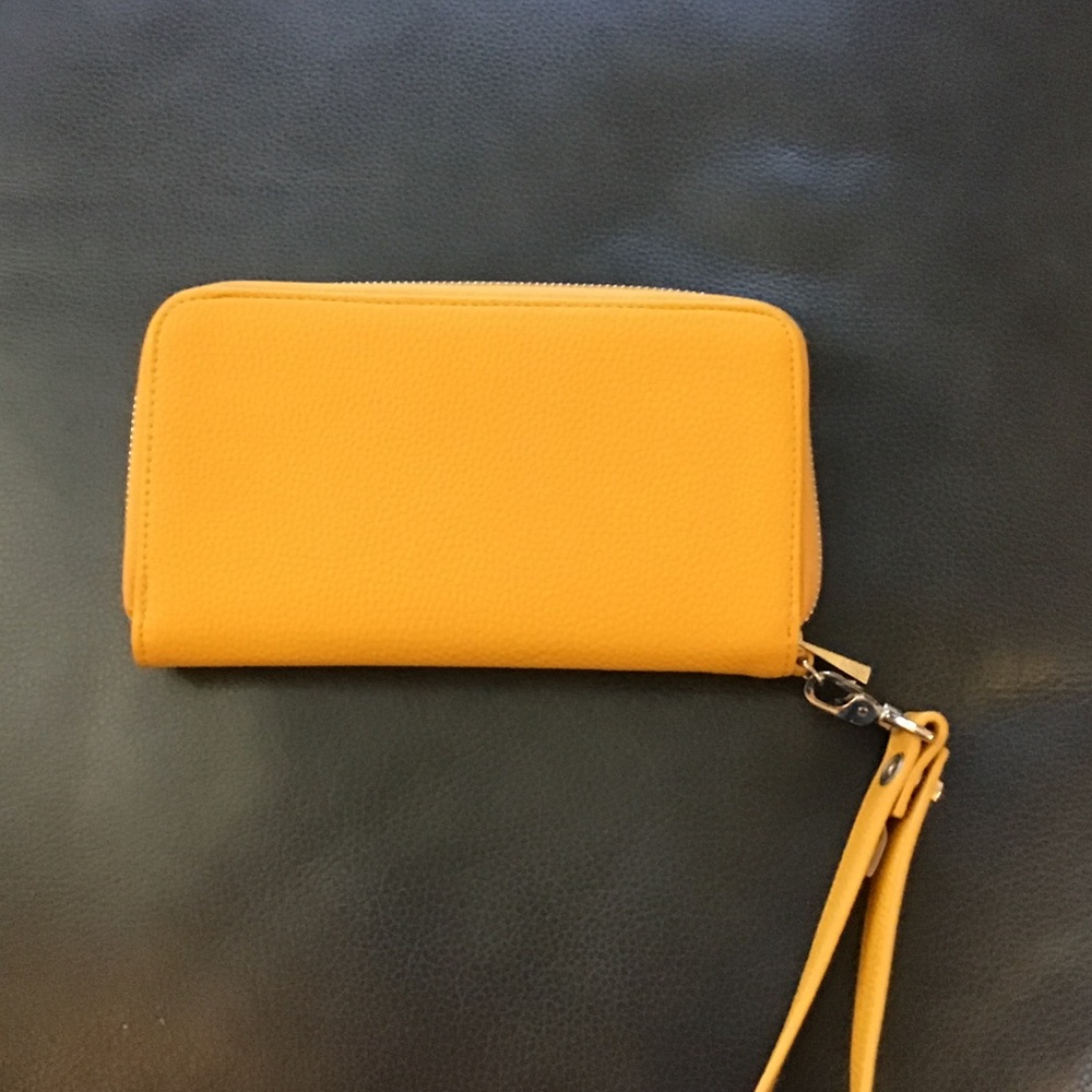 31 Brand Yellow Leather Wristlet Wallet